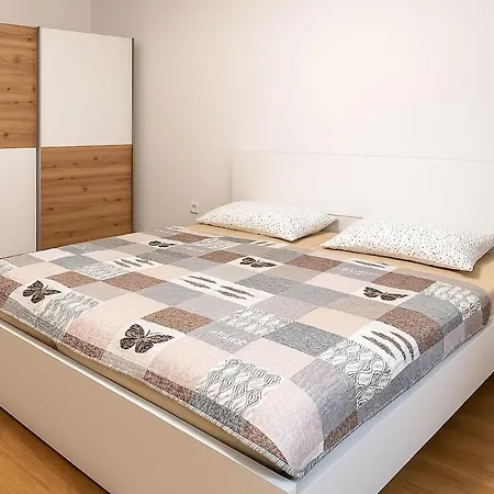 Modern & Cozy Апартаменты